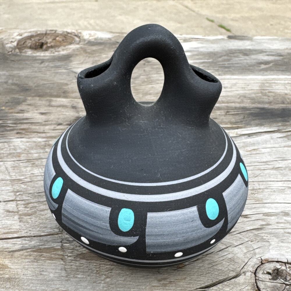 Beautiful Native American Pottery Wedding Vase Black Geometric Design 4”